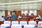 潜江收受财物逾800万元 蔡国雄受贿、利用影响力受贿一案公开开庭